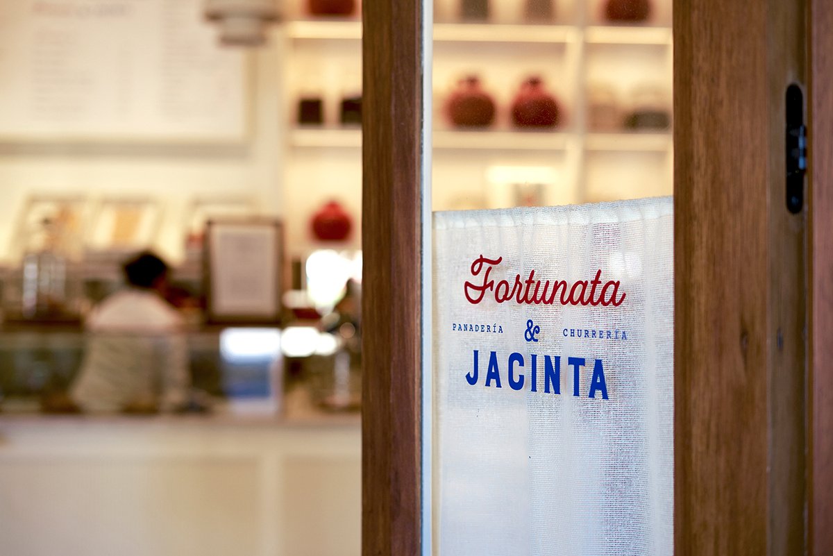Fortunata & Jacinta歐包茶飲輕餐飲品牌設(shè)計欣賞，歐包茶飲品牌，輕餐飲品牌，輕餐飲品牌設(shè)計，輕餐飲品牌策劃，輕餐飲品牌全案策劃，餐飲品牌設(shè)計，餐飲品牌策劃，深圳品牌設(shè)計，深圳品牌策劃，深圳品牌全案策劃，深圳品牌形象塑造，深圳包裝設(shè)計，左右格局