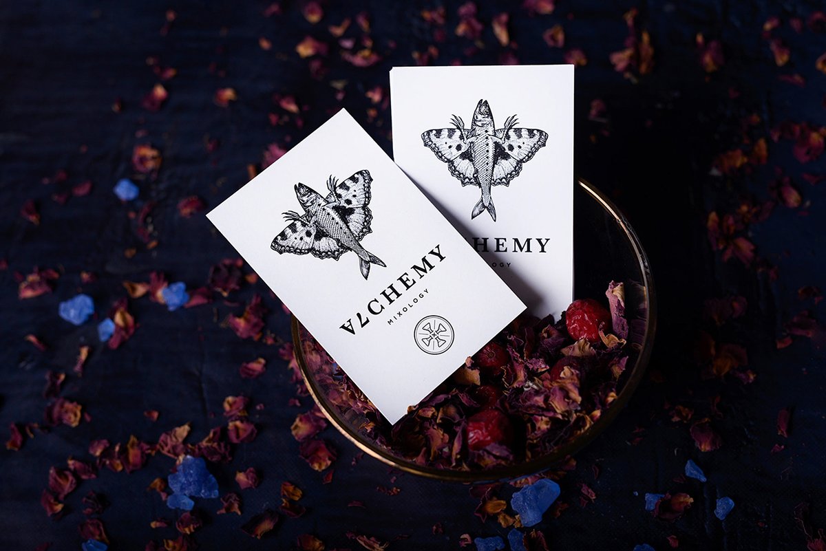 Alchemy Bar雞尾酒酒吧品牌設(shè)計(jì)欣賞,酒吧品牌設(shè)計(jì)，餐飲品牌設(shè)計(jì)，酒吧品牌策劃，酒吧品牌全案策劃，餐飲品牌策劃，深圳品牌設(shè)計(jì)，深圳品牌策劃，深圳品牌全案策劃，深圳品牌形象塑造，深圳包裝設(shè)計(jì)的，左右格局