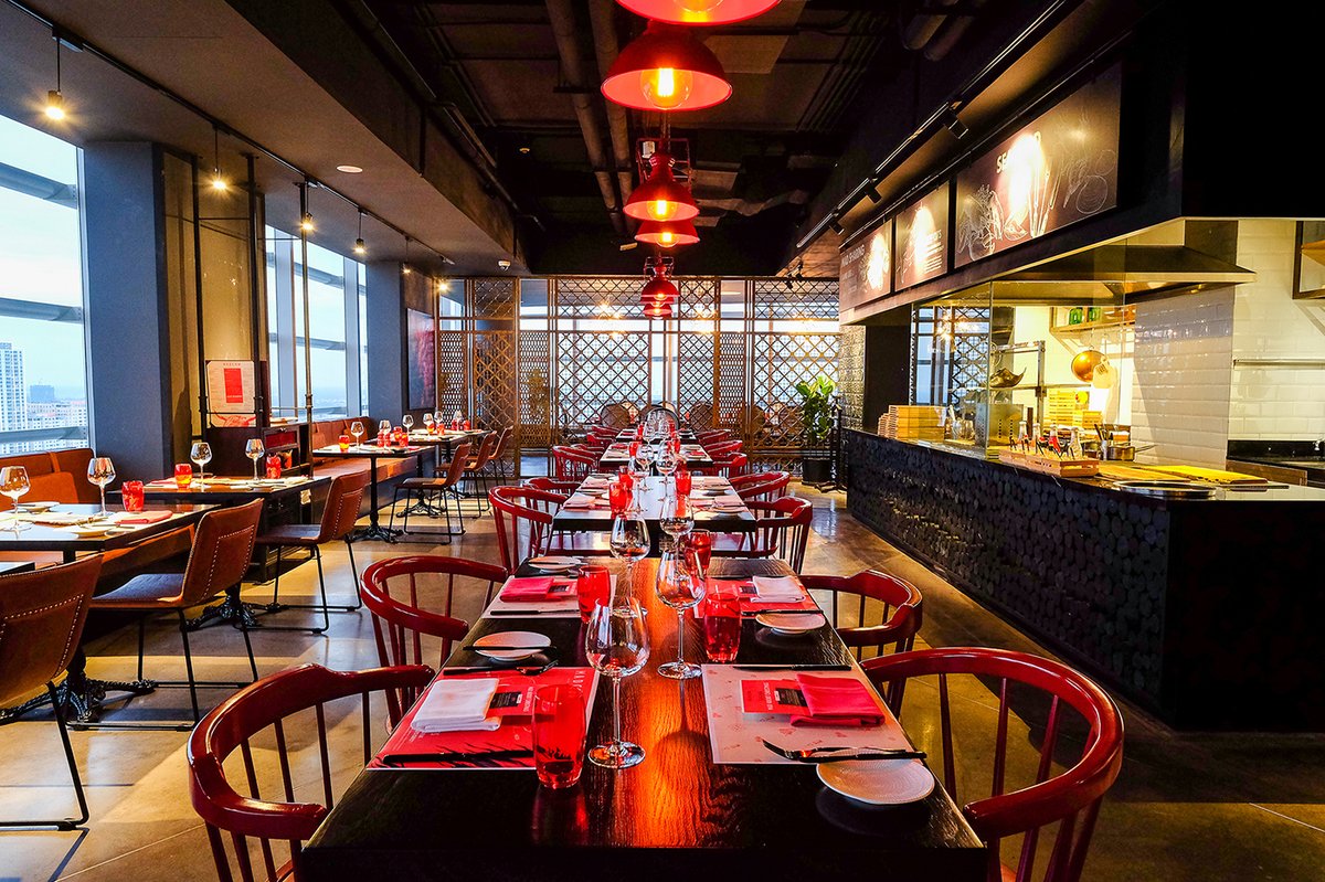 餐飲Mad Cow品牌策劃設(shè)計(jì)案例——燒烤與酒吧的完美結(jié)合，餐飲品牌設(shè)計(jì)，餐飲品品牌形象設(shè)計(jì)，品牌形象整合，餐飲品牌營(yíng)銷(xiāo)，餐飲品牌戰(zhàn)略定位，品牌設(shè)計(jì)公司，品牌策劃公司，深圳品牌策劃，深圳品牌設(shè)計(jì)，左右格局