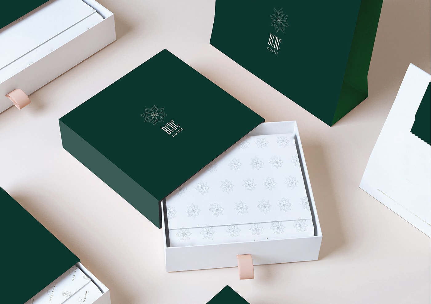 簡約典雅服裝品牌形象設(shè)計(jì)案例欣賞，服裝品牌設(shè)計(jì)，品牌形象設(shè)計(jì)，品牌設(shè)計(jì)公司，左右格局